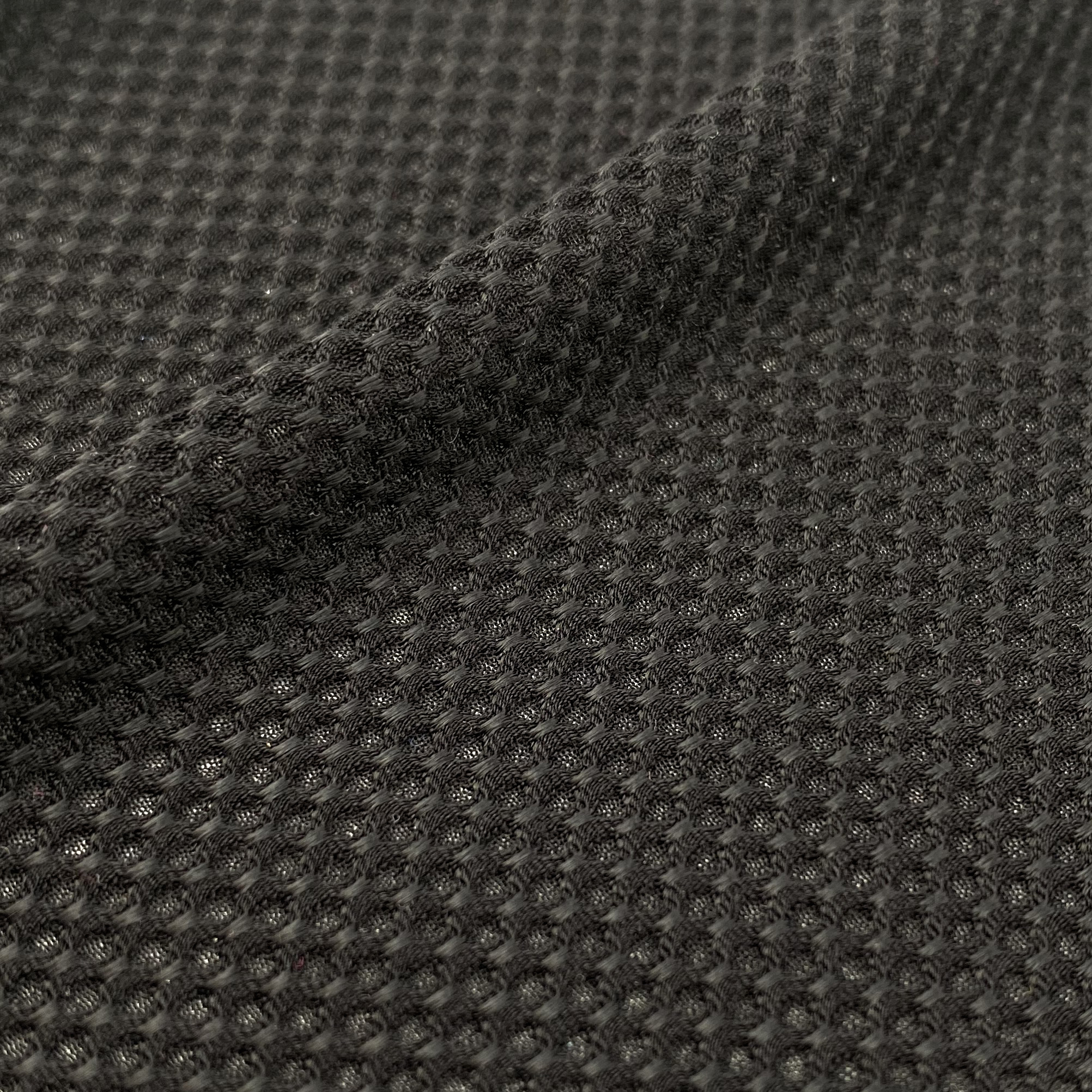 KAIN MESH JACQUARD HITAM